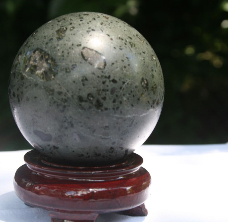 Kimberlite Large Sphere  is very protecting 4732
